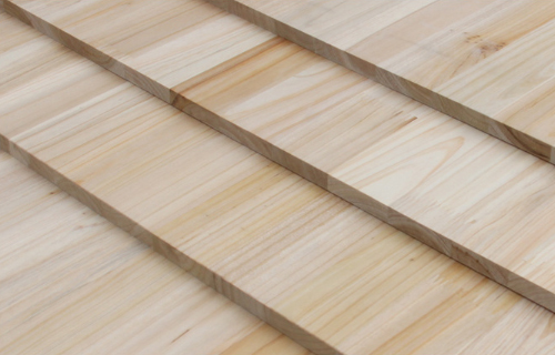 指接板顆料板與多層實木板優(yōu)缺點